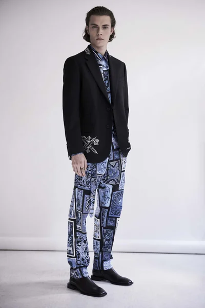 Look 5